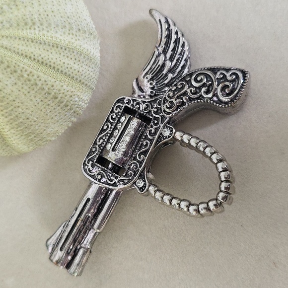 Large Statement Silver Revolver Gun With Wing Stretch Ring - Picture 1 of 10